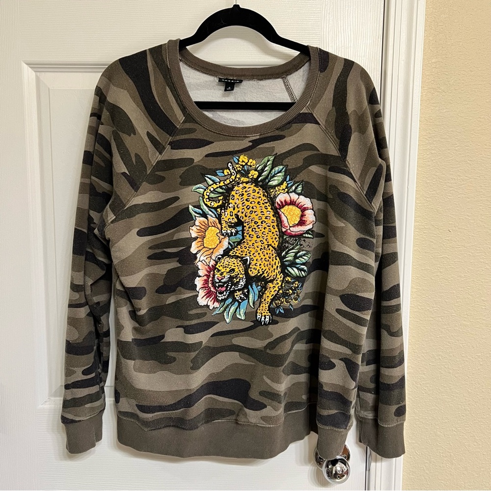 Camouflage Sweatshirt with Leopard Embroidery